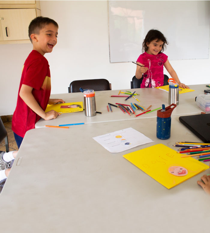 Spanish for younger KIDS (6 - 8 years old)